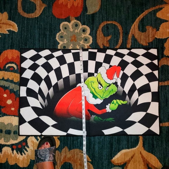 Grinch 3D visual illusion mat nonslip - Picture 3 of 7